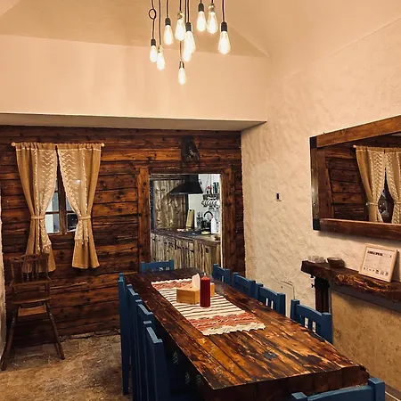 Dom wakacyjny The Hut Retreat Fantanele (Sibiu)